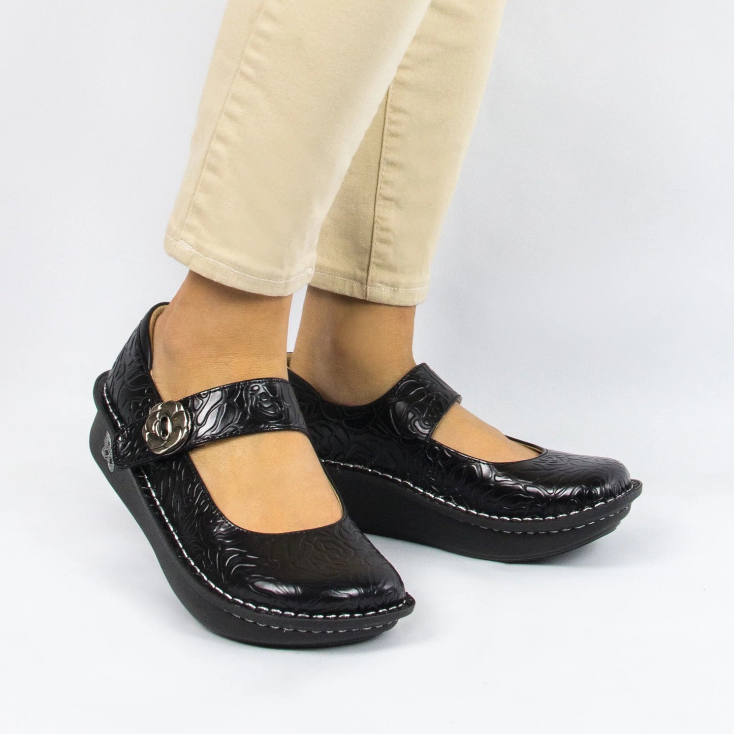 Paloma - Black Emboss Rose