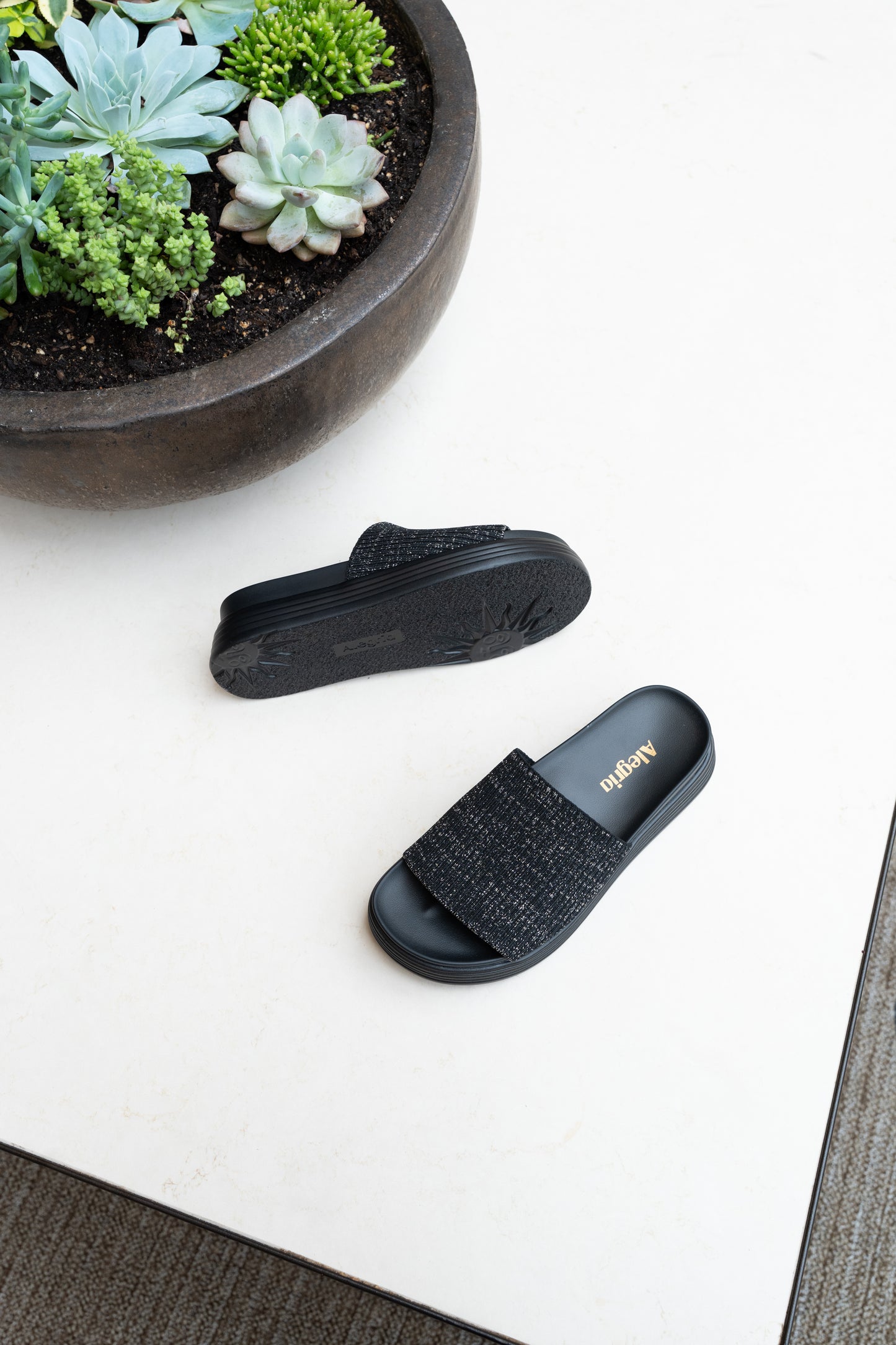 Akimi Slides - Glitz