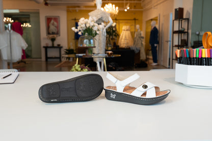 Kelsi Sandals - Fondly White