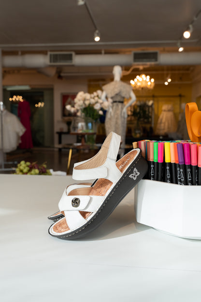 Kelsi Sandals - Fondly White