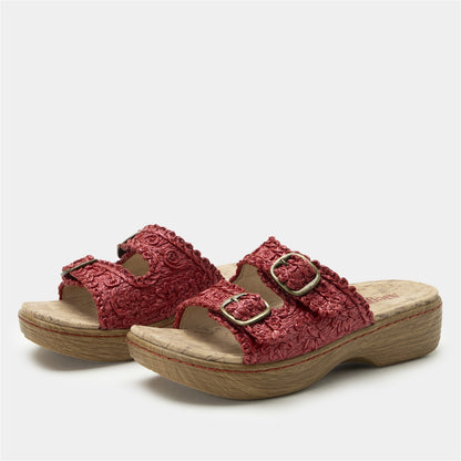 Oona - Red