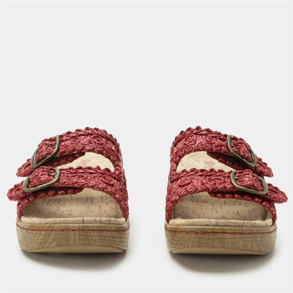 Oona - Red