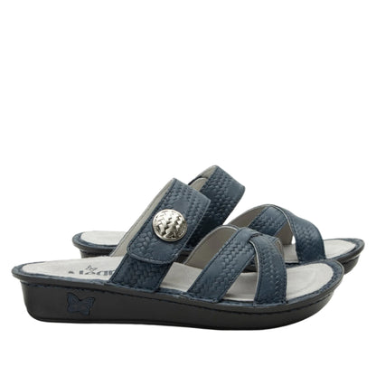 Victoriah - Basketry Navy