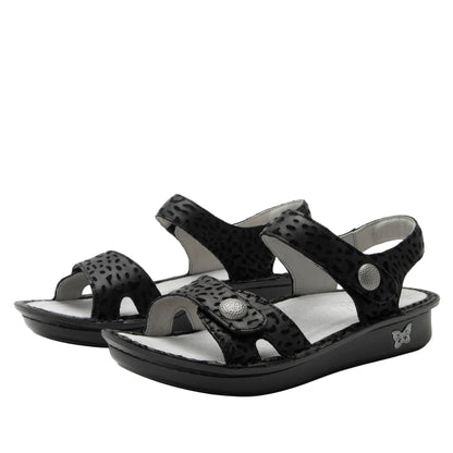 Vienna - Not A Cheetah (VIE-6127)