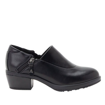 Wynne - Black (Sample Sale)